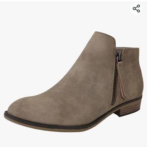 Womens closed toe bootie